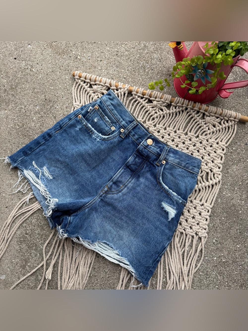 LF Lovers and Friends High Rise Cut Off Jean Shorts Size 25